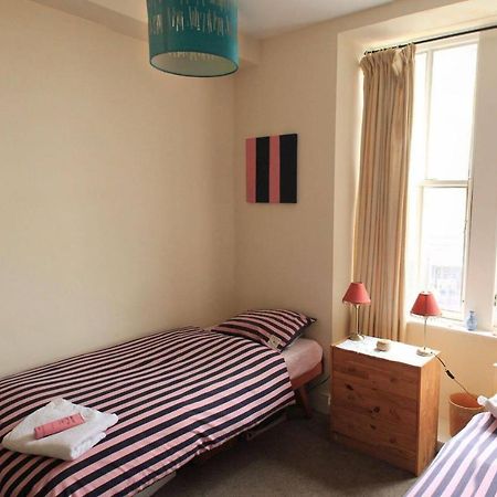 Entire Apartment In Эдинбург Экстерьер фото
